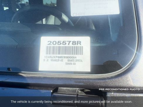 Used 2025 Jeep Wrangler Unlimited Sahara w/ Safety Group AWD/4WD image 19