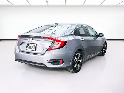 Used 2016 Honda Civic Touring image 4