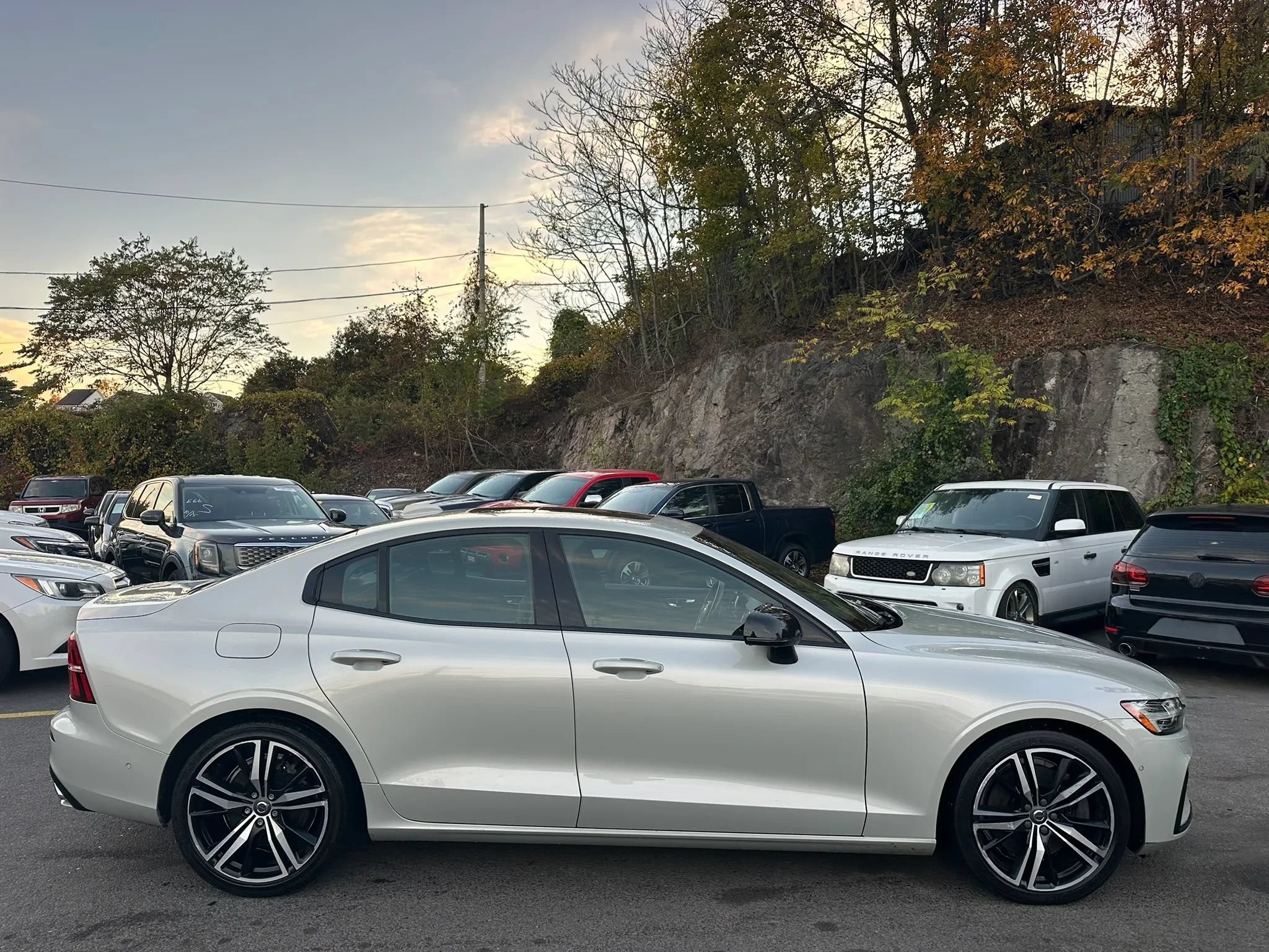 Used 2019 Volvo S60 T8 R-Design AWD/4WD image 4