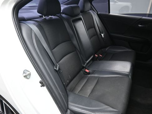 Used 2017 Honda Accord Sport image 13