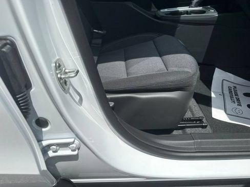 New 2026 Chevrolet Trax LS w/ LS Convenience Package FWD image 31