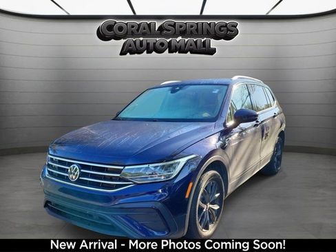 Used 2023 Volkswagen Tiguan SE image 1