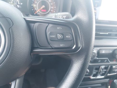 Used 2025 Jeep Wrangler Unlimited Sport AWD/4WD image 17