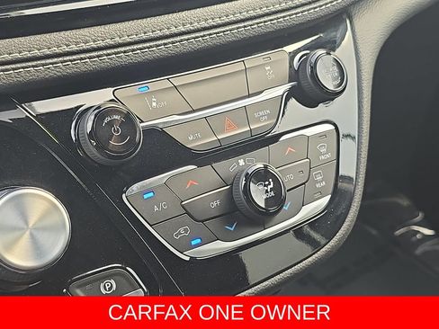 Used 2022 Chrysler Pacifica Touring-L w/ S Appearance Package FWD image 21