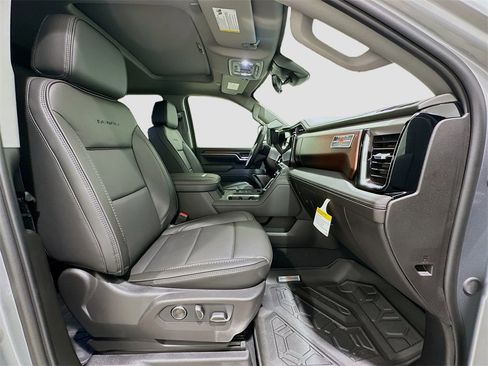 New 2026 GMC Sierra 2500 Denali w/ Denali Reserve Package image 30