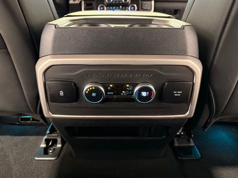 Used 2024 Ford Expedition Max XLT image 21