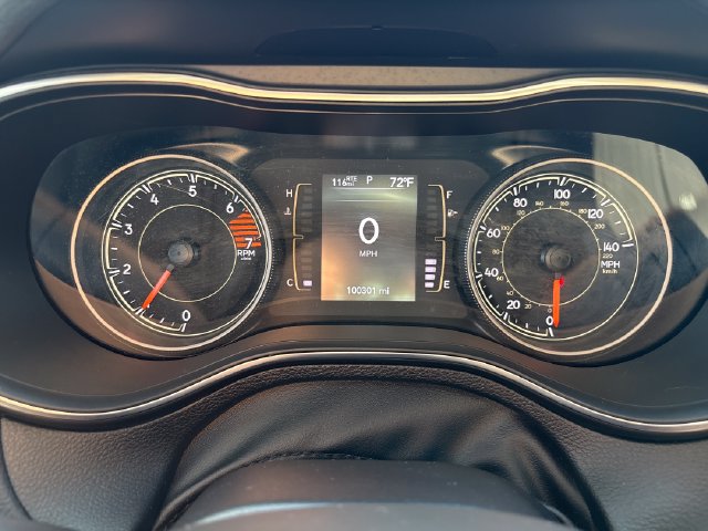Used 2019 Jeep Cherokee Latitude Plus AWD/4WD image 13