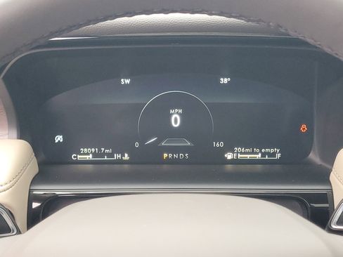 Certified 2022 Lincoln Nautilus Reserve w/ Equipment Group 201A image 15