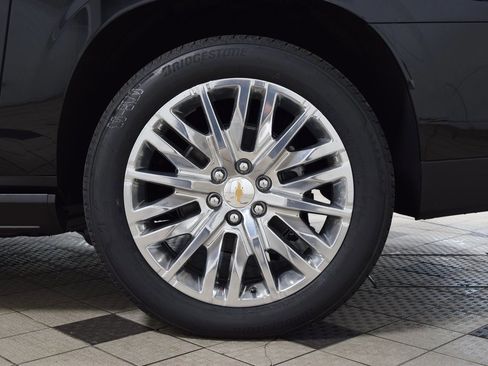 New 2026 Chevrolet Suburban High Country image 27