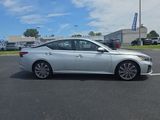 Used 2023 Nissan Altima 2.5 SL image 2
