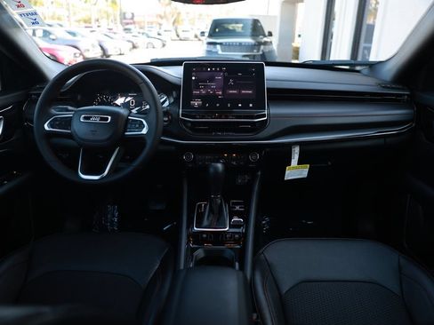 Used 2024 Jeep Compass Trailhawk AWD/4WD image 26