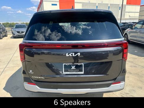 New 2026 Kia Carnival image 3