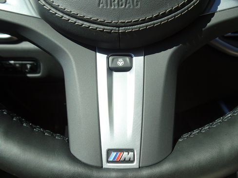 Used 2022 BMW X5 xDrive40i w/ M Sport Package AWD/4WD image 26
