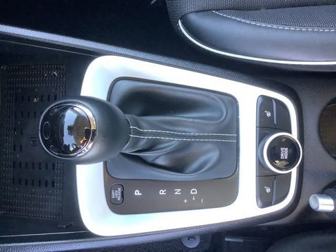 Certified 2024 Hyundai Venue Limited image 29