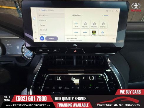 Used 2023 Toyota Venza XLE AWD/4WD image 22
