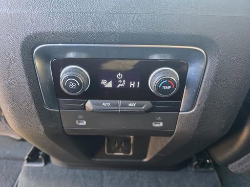 Used 2021 Chevrolet Tahoe Z71 image 28