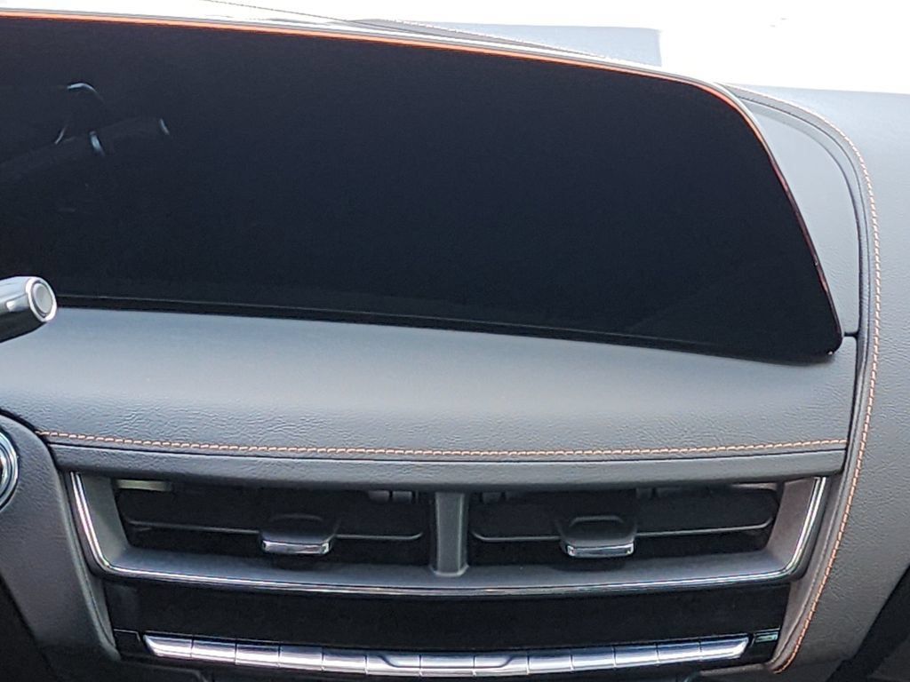 Used 2025 Cadillac CT5 V w/ Technology Package RWD image 20