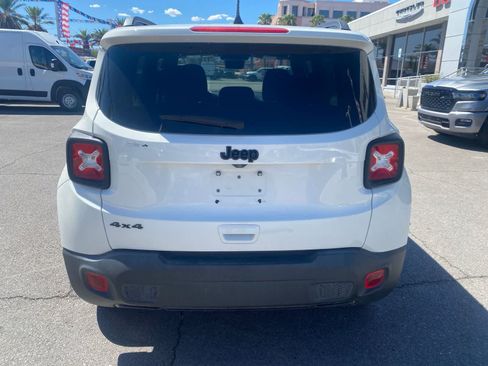 Used 2022 Jeep Renegade Altitude AWD/4WD image 7