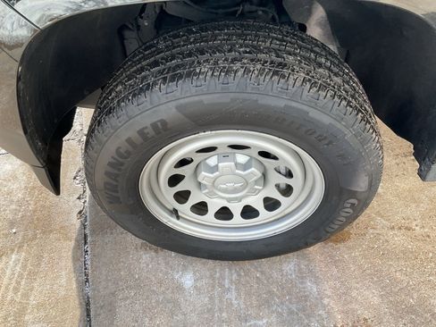 Used 2024 Chevrolet Colorado W/T image 6