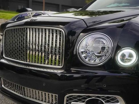 Used 2017 Bentley Mulsanne RWD image 32