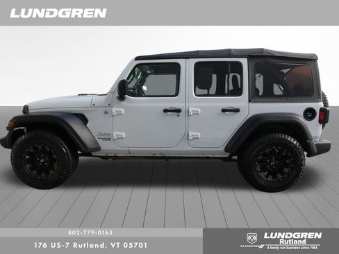 Used 2018 Jeep Wrangler Unlimited Sport S image 35