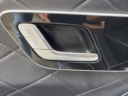 Used 2022 Mercedes-Benz S 580 4MATIC Sedan w/ AMG Line Package image 49