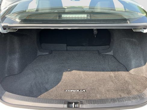 Used 2025 Toyota Corolla LE FWD image 17