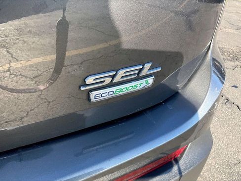 Certified 2017 Ford Edge SEL w/ Equipment Group 201A image 7