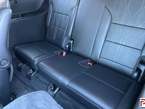 Certified 2025 Buick Enclave Avenir image 17