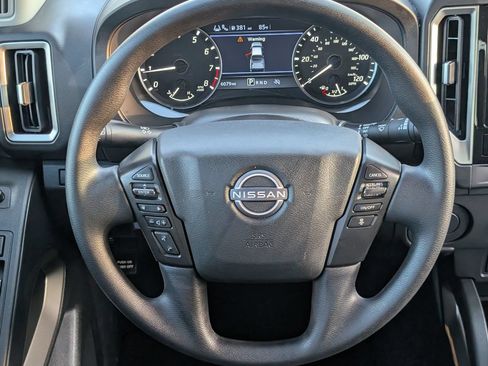 Used 2025 Nissan Frontier SV RWD image 9