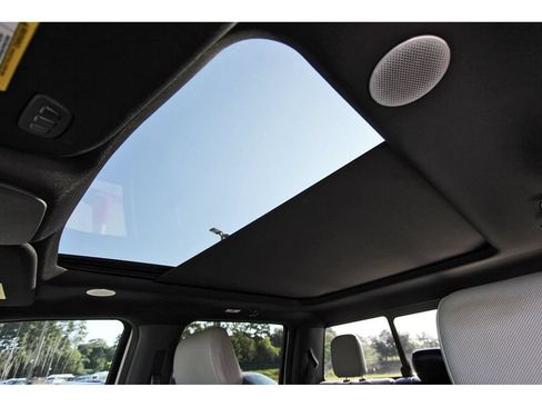 Used 2023 Ford F150 Lightning Platinum AWD/4WD image 33