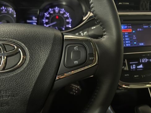 Used 2013 Toyota Avalon XLE FWD image 16