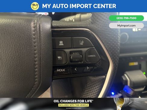 Used 2023 Toyota Tundra Platinum image 16