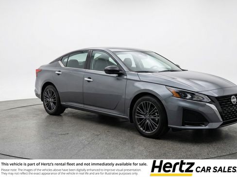 Used 2025 Nissan Altima 2.5 SV image 1