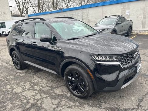 Used 2023 Kia Sorento S AWD/4WD image 2