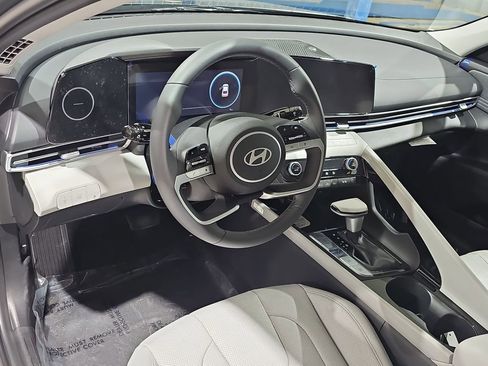 New 2026 Hyundai Elantra Limited FWD image 15