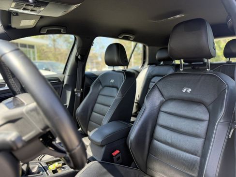 Used 2018 Volkswagen Golf R 4-Door image 12