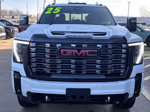 Used 2025 GMC Sierra 2500 Denali Ultimate image 12