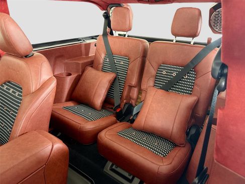 Used 2025 Ford Bronco Badlands image 17