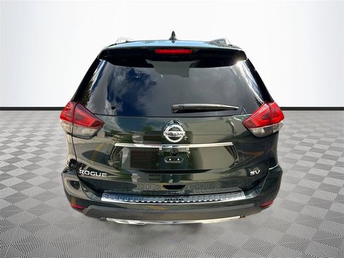 Used 2018 Nissan Rogue SV image 7