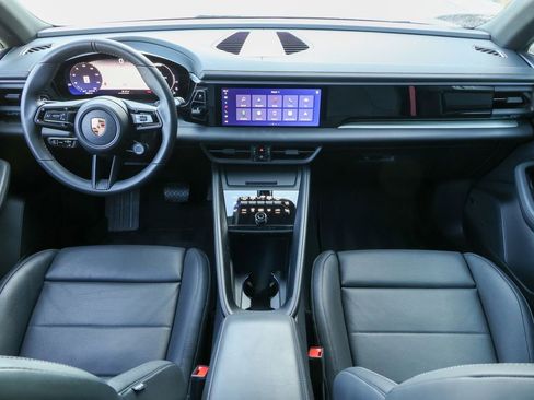 Certified 2025 Porsche Macan 4 Electric image 33