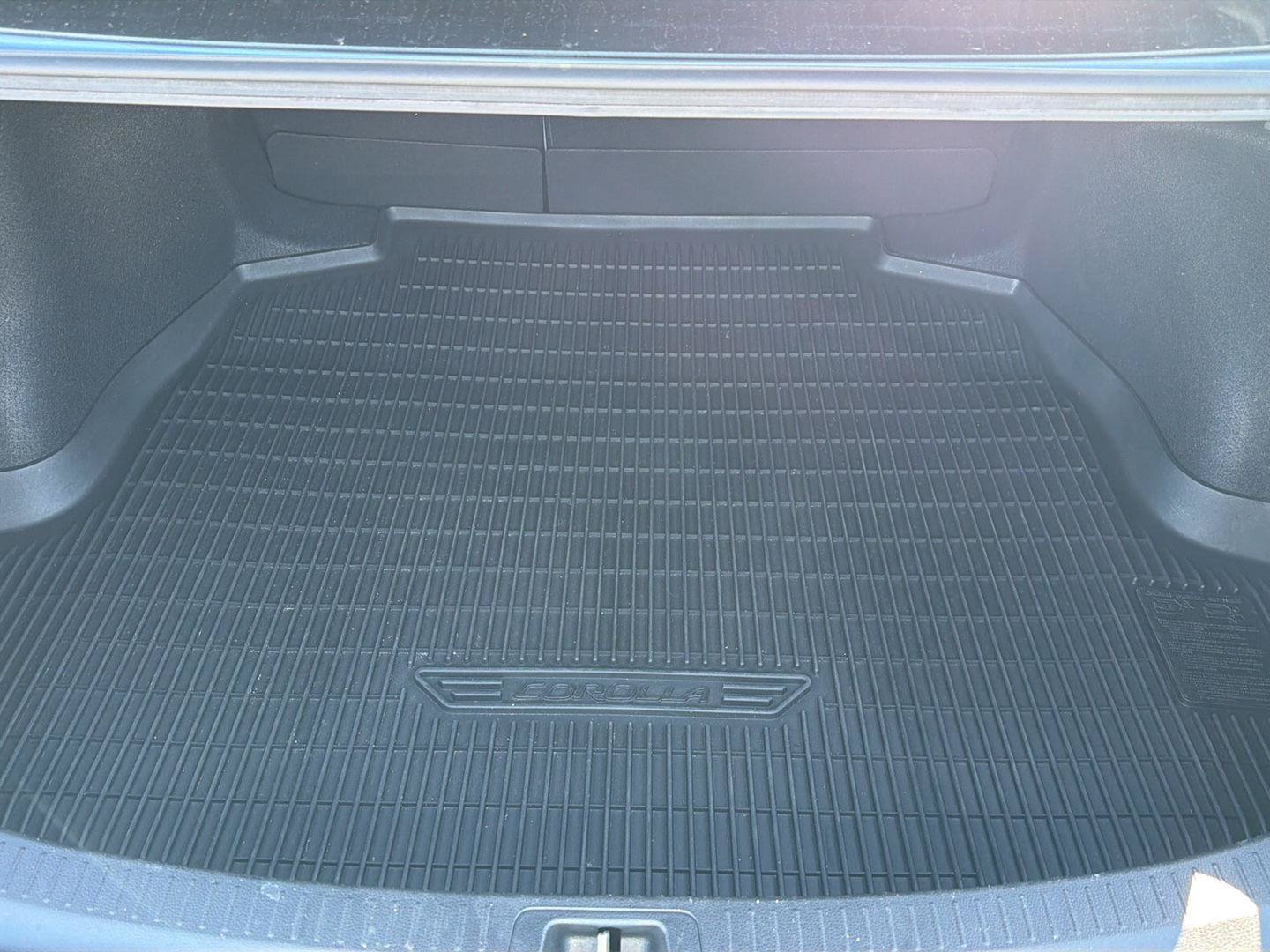 Used 2023 Toyota Corolla SE FWD image 32