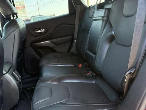 Used 2019 Jeep Cherokee Limited AWD/4WD image 9