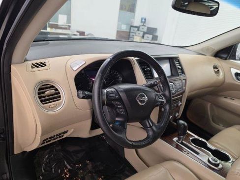 Used 2017 Nissan Pathfinder Platinum AWD/4WD image 7