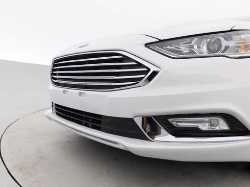 Used 2018 Ford Fusion SE w/ Equipment Group 201A FWD image 15