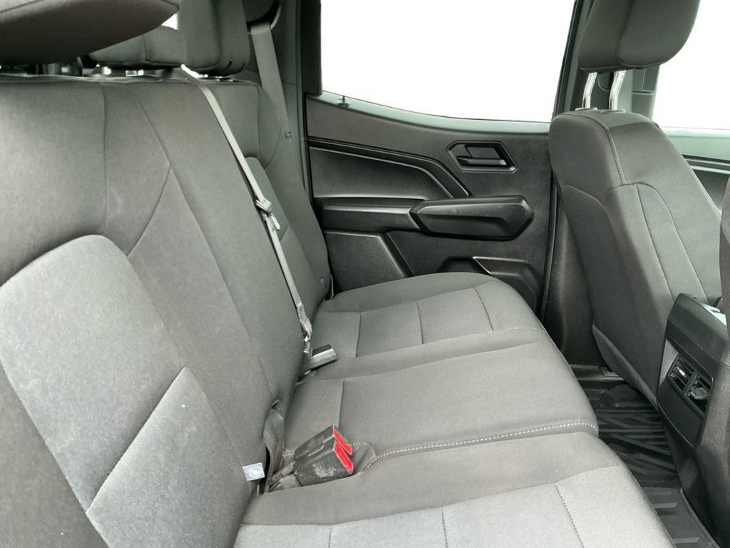 Used 2025 Chevrolet Colorado W/T w/ Advanced Trailering Package AWD/4WD image 19