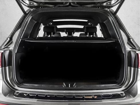 New 2026 Mercedes-Benz GLB 250 4MATIC image 6