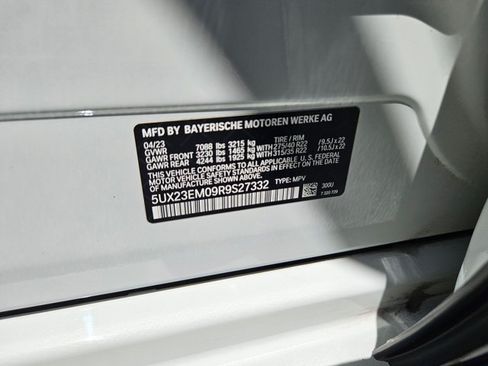 Used 2024 BMW X7 xDrive40i w/ M Sport Package AWD/4WD image 24