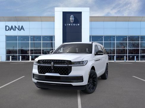 New 2025 Lincoln Navigator Reserve w/ Jet Appearance Package image 2