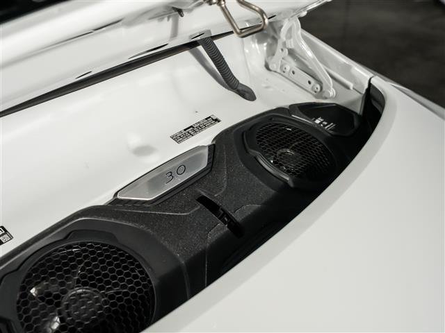 Certified 2025 Porsche 911 Carrera RWD image 32